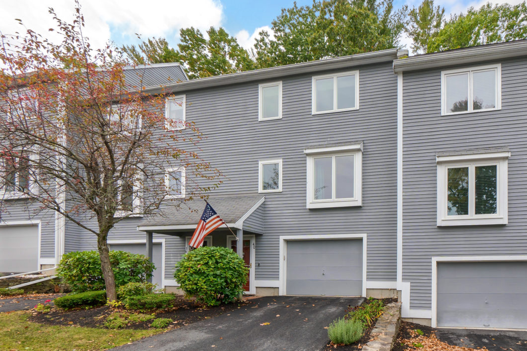 Townhouse for Sale at Country Hollow Village Haverhill