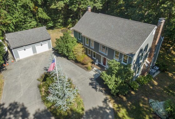 Colonial In North Andover, MA for sale