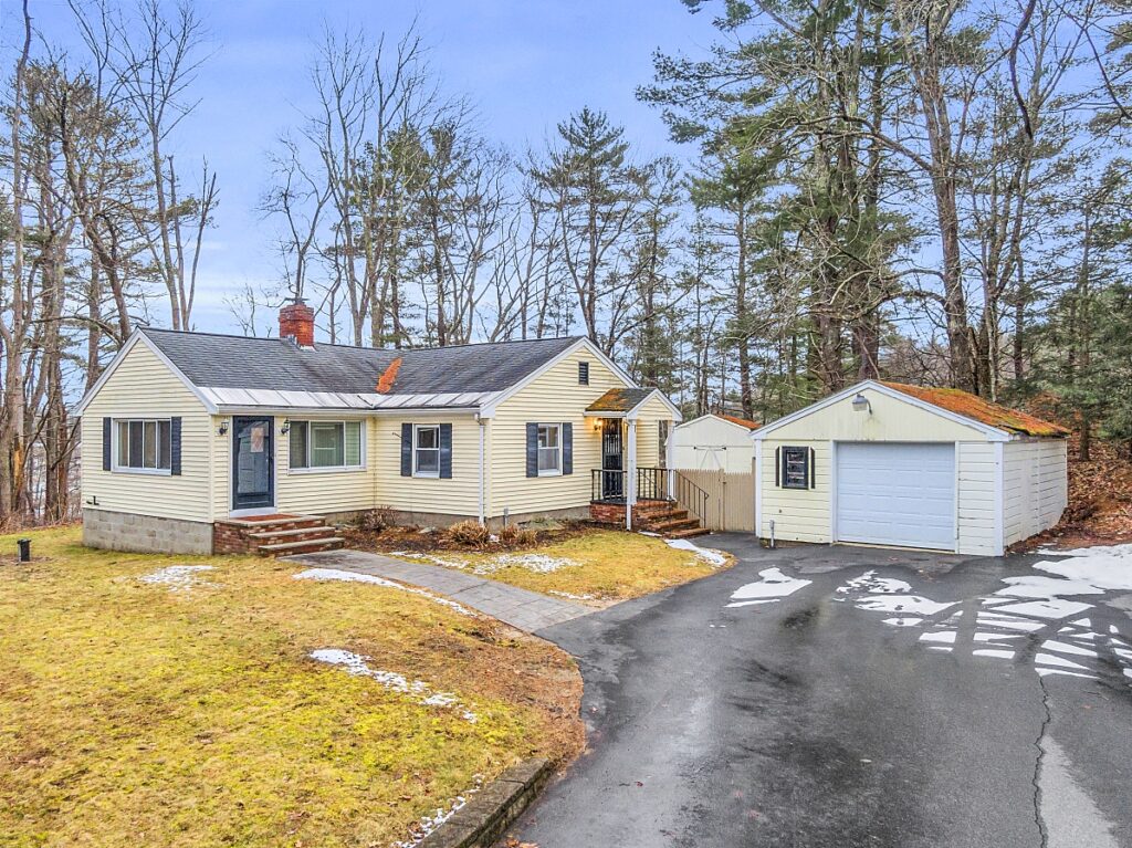 Just Listed in Middleton, MA