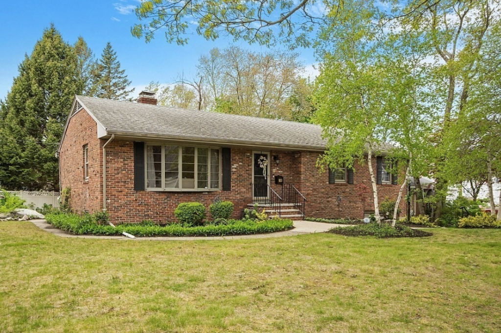 Just Listed in Wakefield, MA