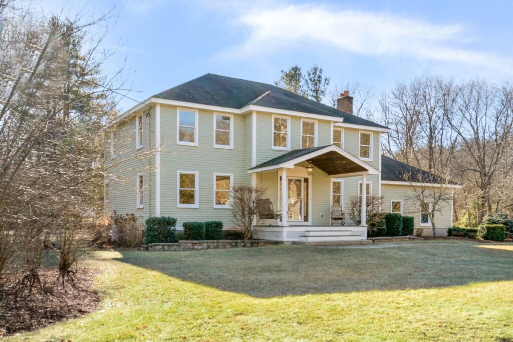 871 Forest St North Andover, MA Just Listed